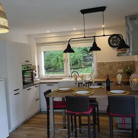 Le Bord De Sarre Avec Parking Privatif * 萨尔格米纳