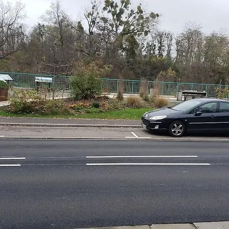 Le Bord De Sarre Avec Parking Privatif Апартаменты *