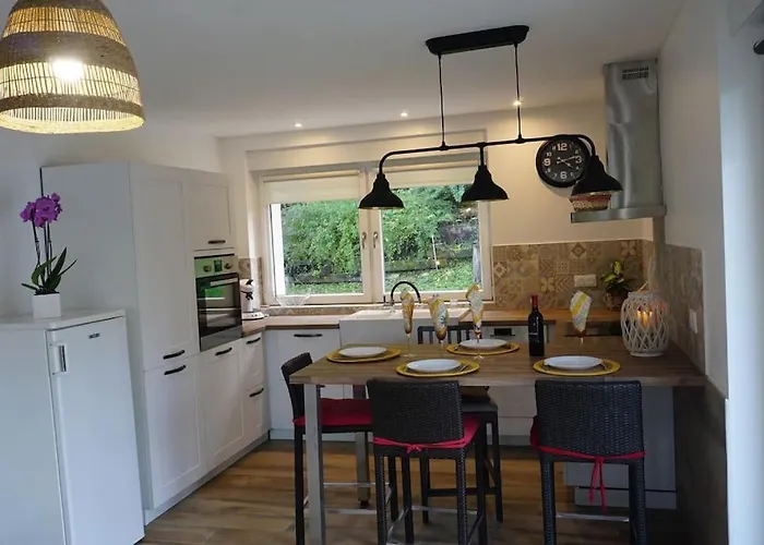 Le Bord De Sarre Avec Parking Privatif * Sarreguemines